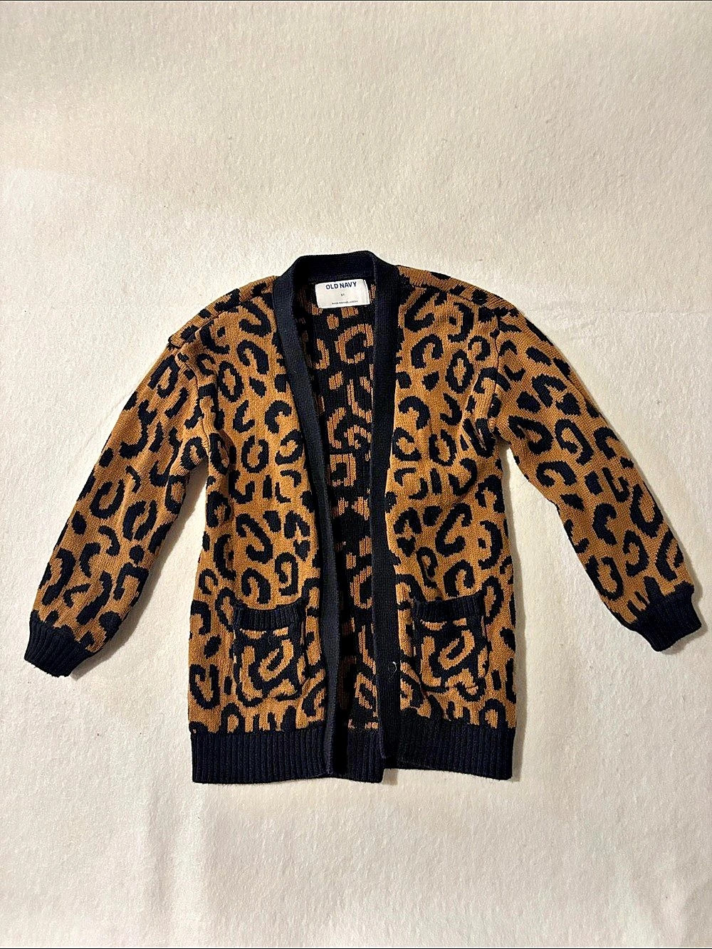 Old Navy Girls 5T Leopard Cardigan Like New
